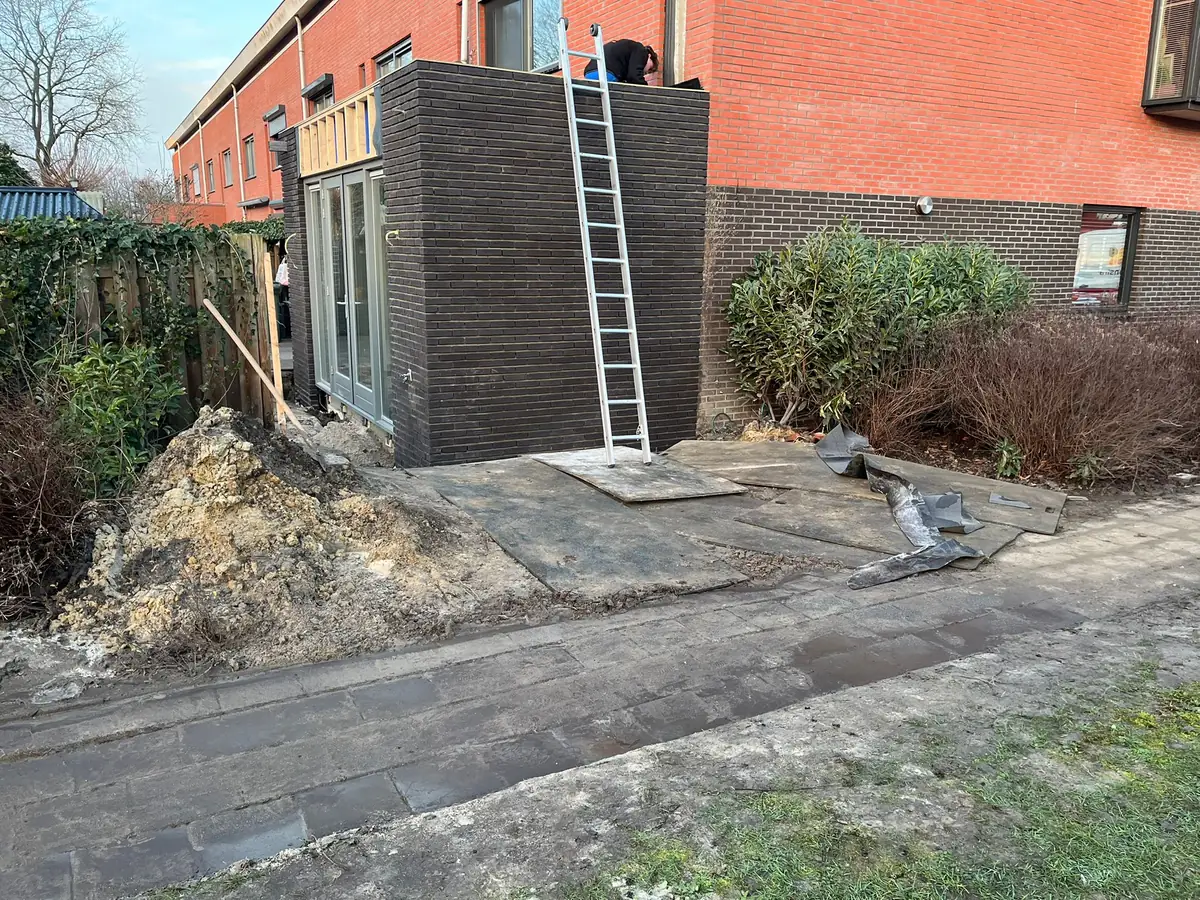 Ruwbouw van een aanbouw