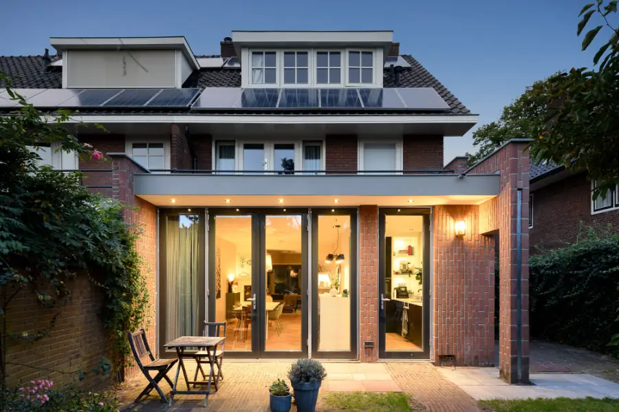 Bakstenen uitbreiding jaren 30 woning